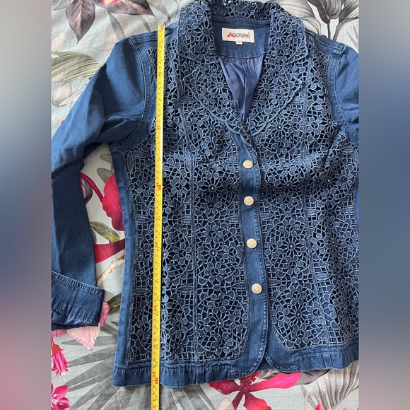 Denim jacket - Picture 6 of 8